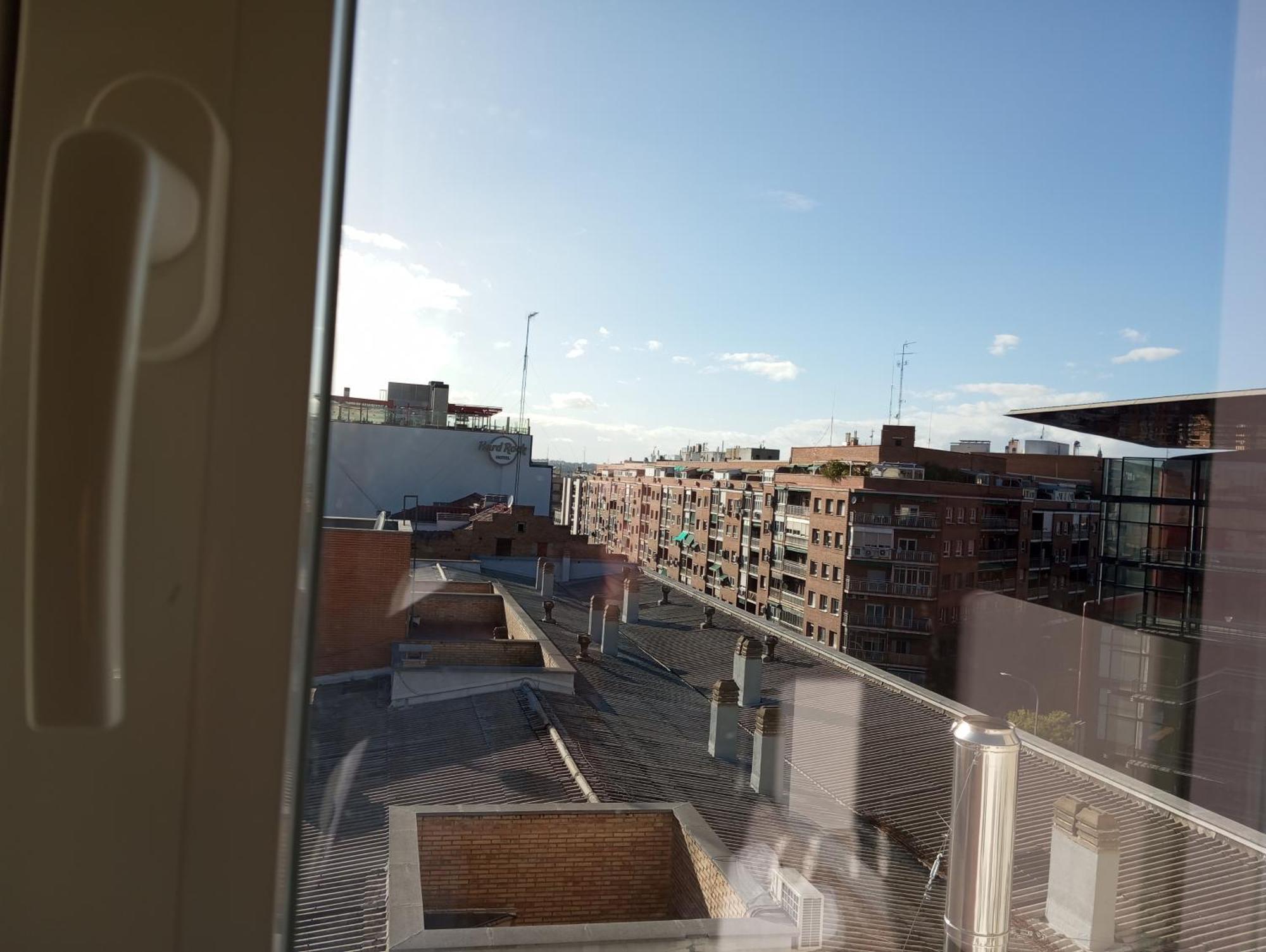 Hostal La Estacion Terrazas Madrid Exterior photo